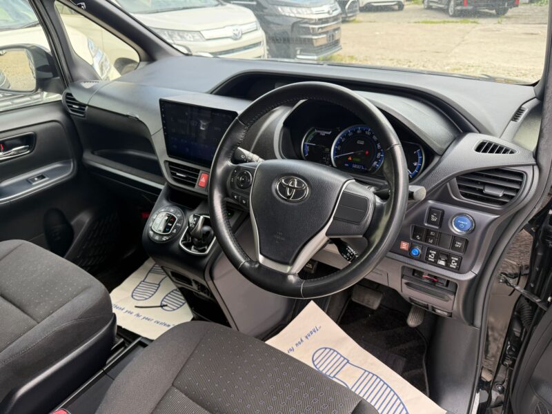 2017 Toyota Voxy 1.8 Hybrid – ULEZ Free | Euro 6 | 7 Seater MPV for Sale in Manchester