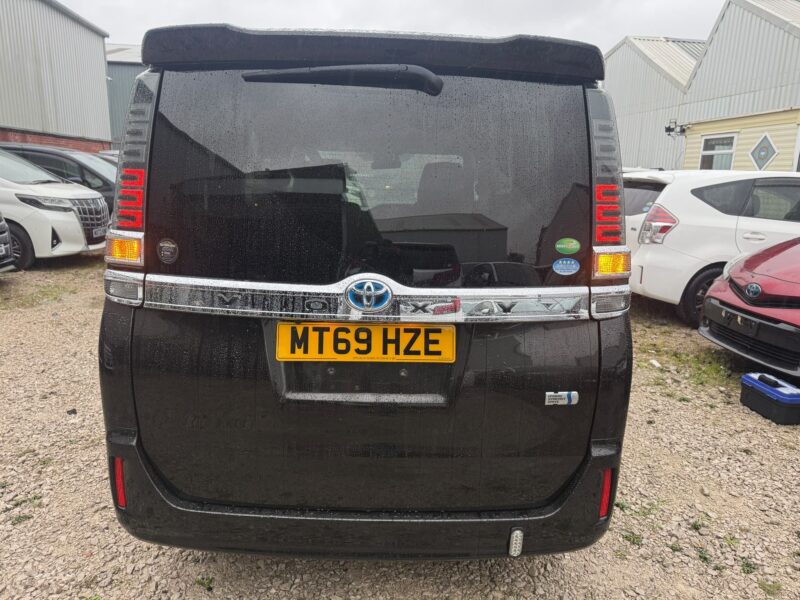 2020 Toyota Voxy Hybrid – Spacious 7 Seater Hybrid Car in Manchester