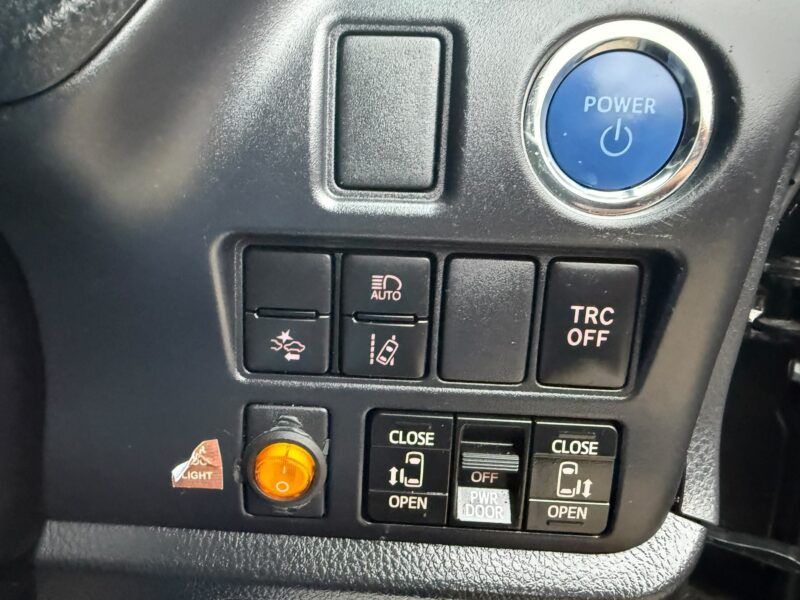2020 Toyota Voxy Hybrid – Spacious 7 Seater Hybrid Car in Manchester