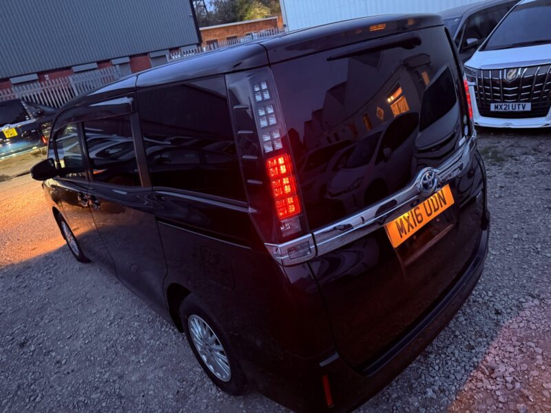 2016 Toyota Voxy 1.8 Hybrid for Sale in Manchester, UK – ULEZ Free, Euro 6