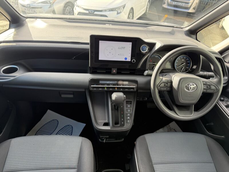 2022 Toyota Noah 1.8 Hybrid Automatic 7 Seater Manchester UK
