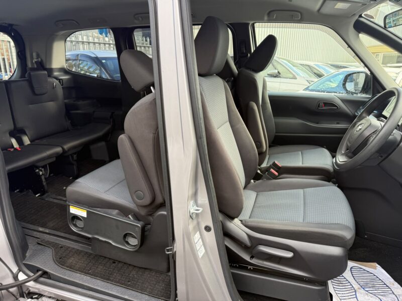 2022 Toyota Noah 1.8 Hybrid Automatic 7 Seater Manchester UK