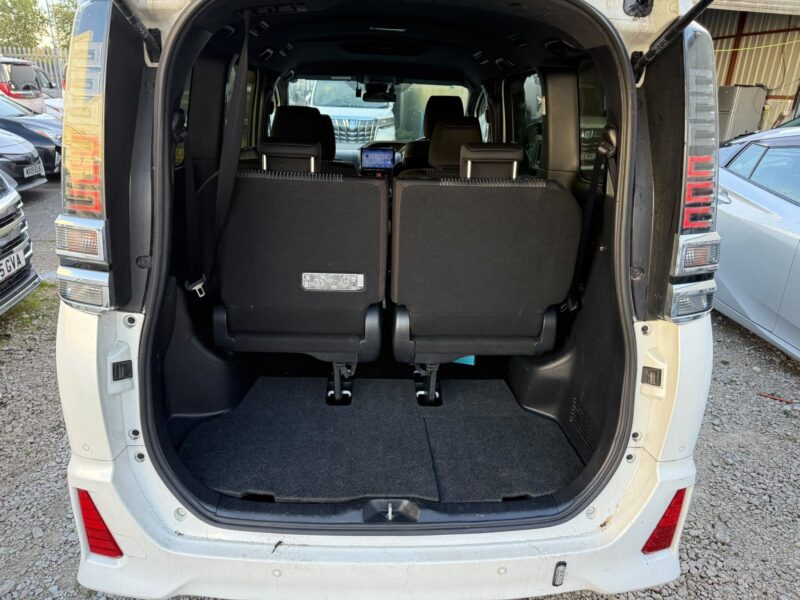 2020 Toyota Voxy 1.8 Hybrid Automatic 7 Seater – Manchester UK