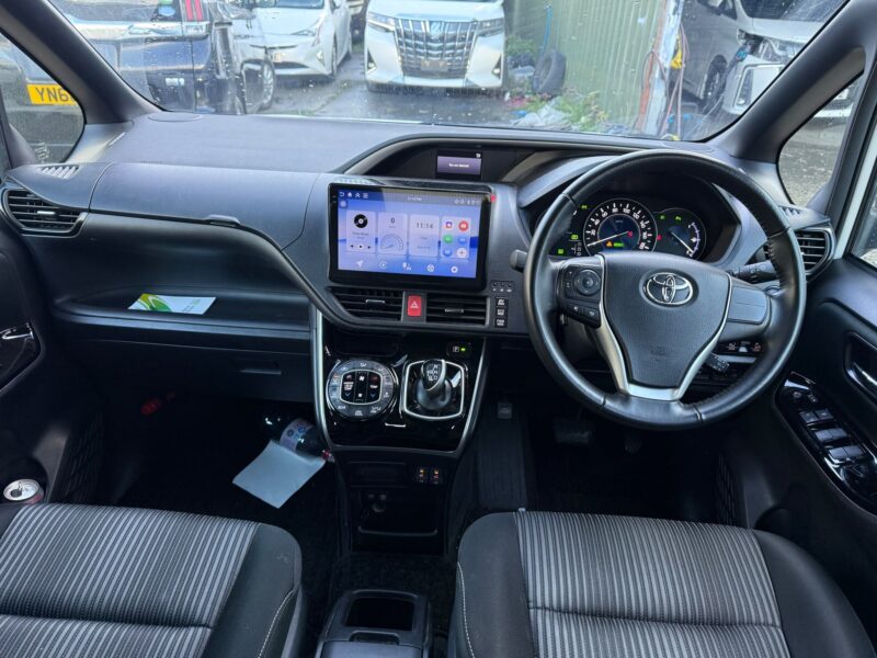 2020 Toyota Voxy 1.8 Hybrid Automatic 7 Seater – Manchester UK
