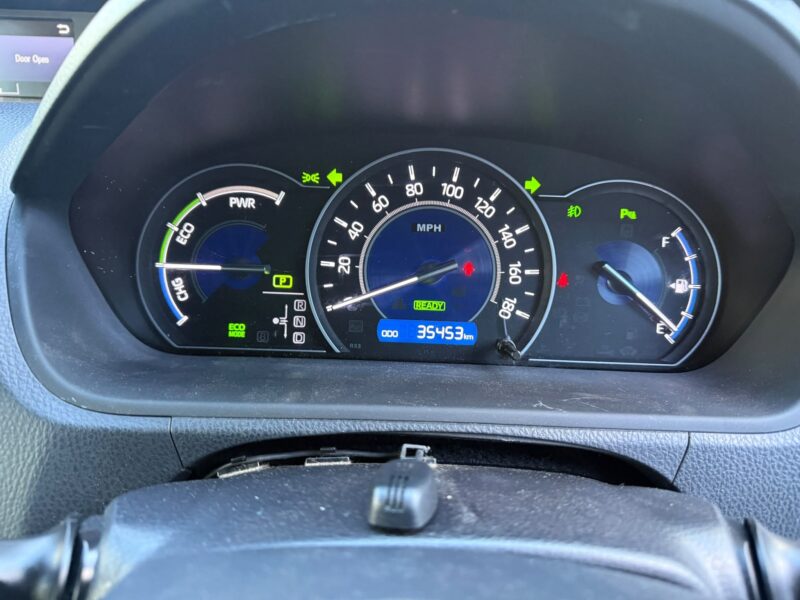 2020 Toyota Voxy 1.8 Hybrid Automatic 7 Seater – Manchester UK