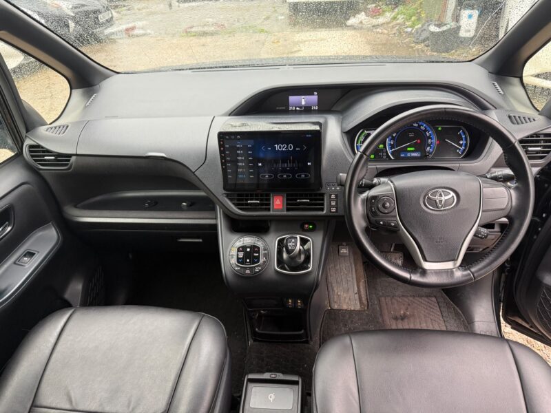 2015 Toyota Noah 1.8 Hybrid Automatic for Sale in Manchester, UK – Full Leather Seats