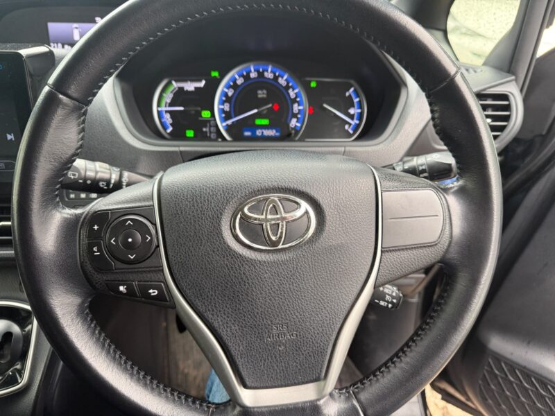 2015 Toyota Noah 1.8 Hybrid Automatic for Sale in Manchester, UK – Full Leather Seats